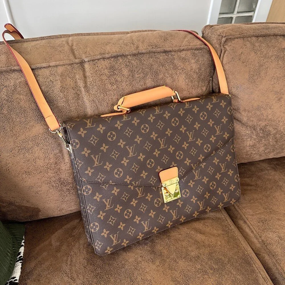 LOUIS VUITTON Monogram Porte Documents Bandouliere Bag